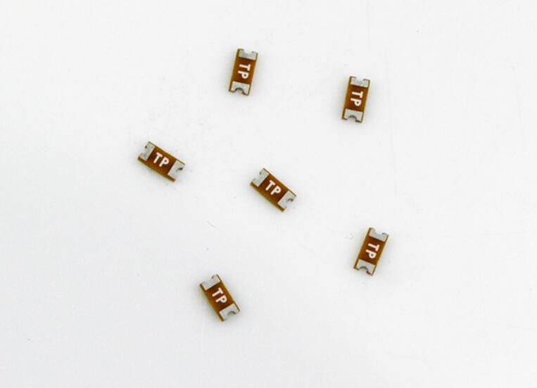 468系列貼片保險(xiǎn)絲 468系列貼片保險(xiǎn)絲