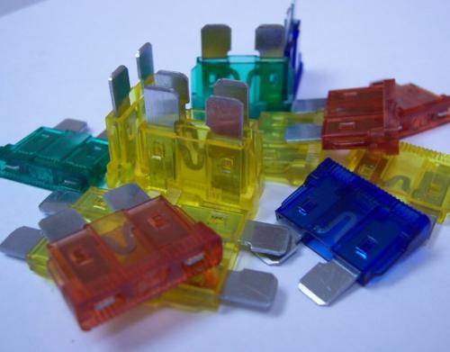 JDTFUSE 汽車保險絲的檢測與更換